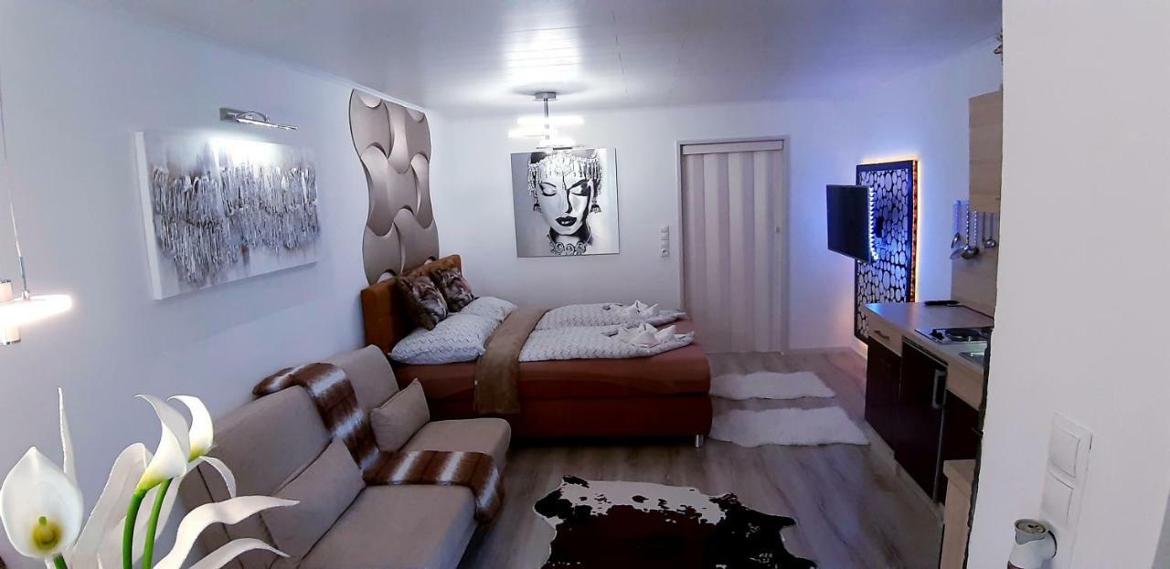 Emerald Apartment *